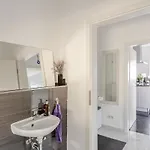 Mit Schoener Aussicht Semesterbostad