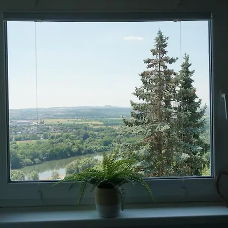 Mit Schoener Aussicht Semesterbostad