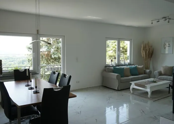 Mit Schoener Aussicht * Weitersburg