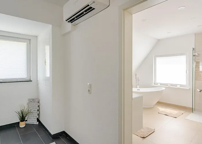 Mit Schoener Aussicht * Weitersburg